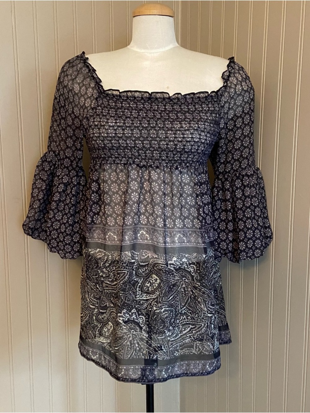 Y2K Request Black Chiffon Bell Sleeve Blouse Top Women’s Size Small